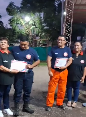 Reconocimiento a Bomberos Voluntarios de Unquillo por su participación en incendios de Neuquén