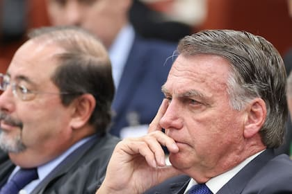El juicio a Jair Bolsonaro y siete exfuncionarios por intento de golpe comenzó con testigos clave, que revelaron reuniones para anular las elecciones de 2022.